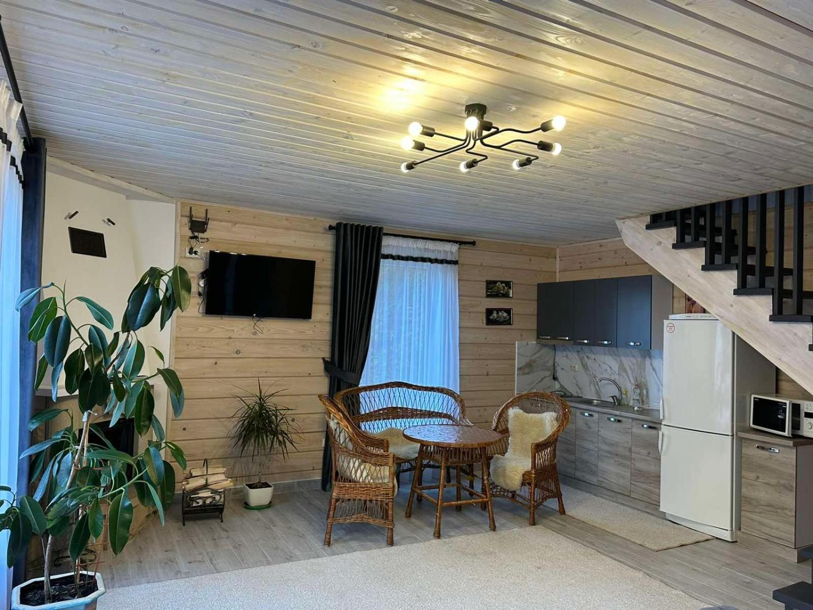 Hotel Dykyi Med Татарив Екстериор снимка