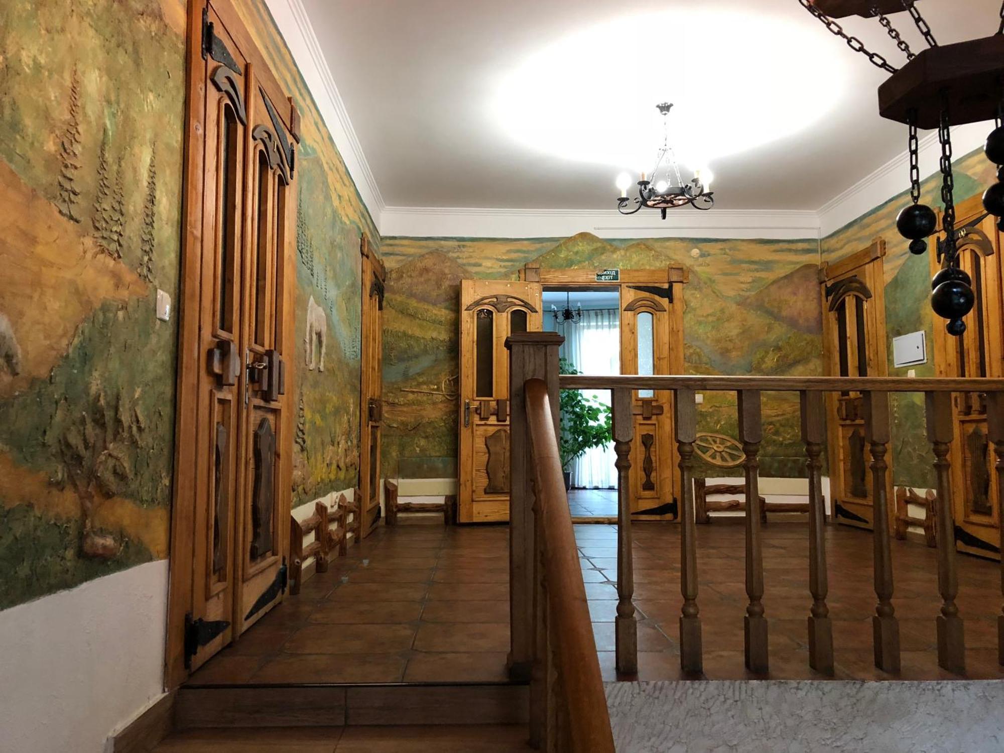 Hotel Dykyi Med Татарив Екстериор снимка