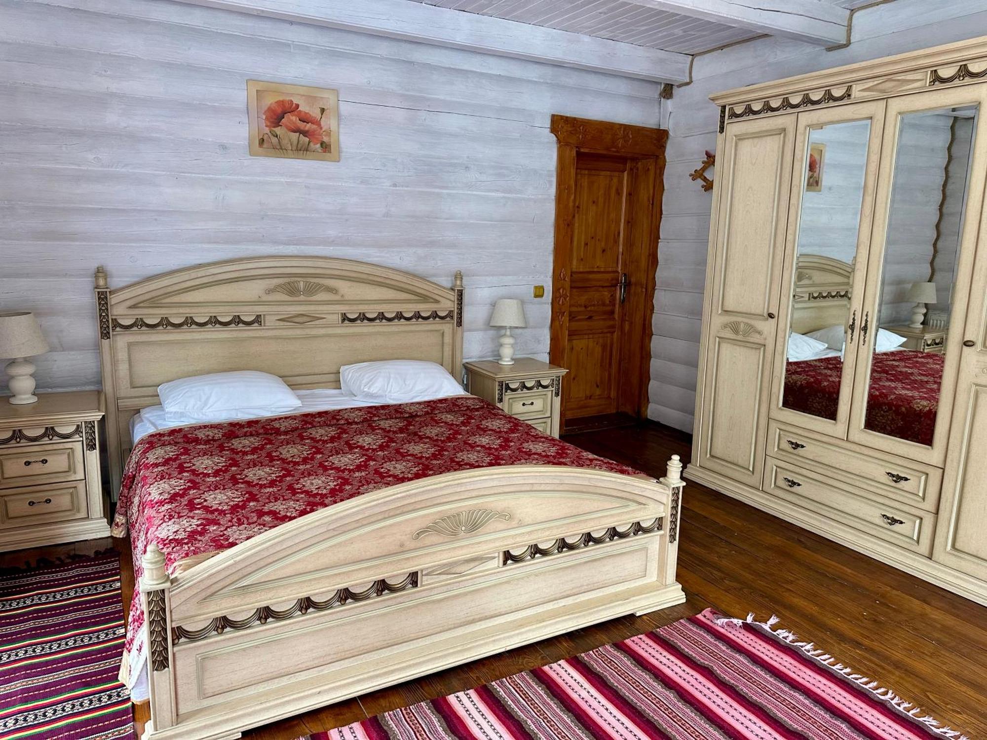 Hotel Dykyi Med Татарив Екстериор снимка
