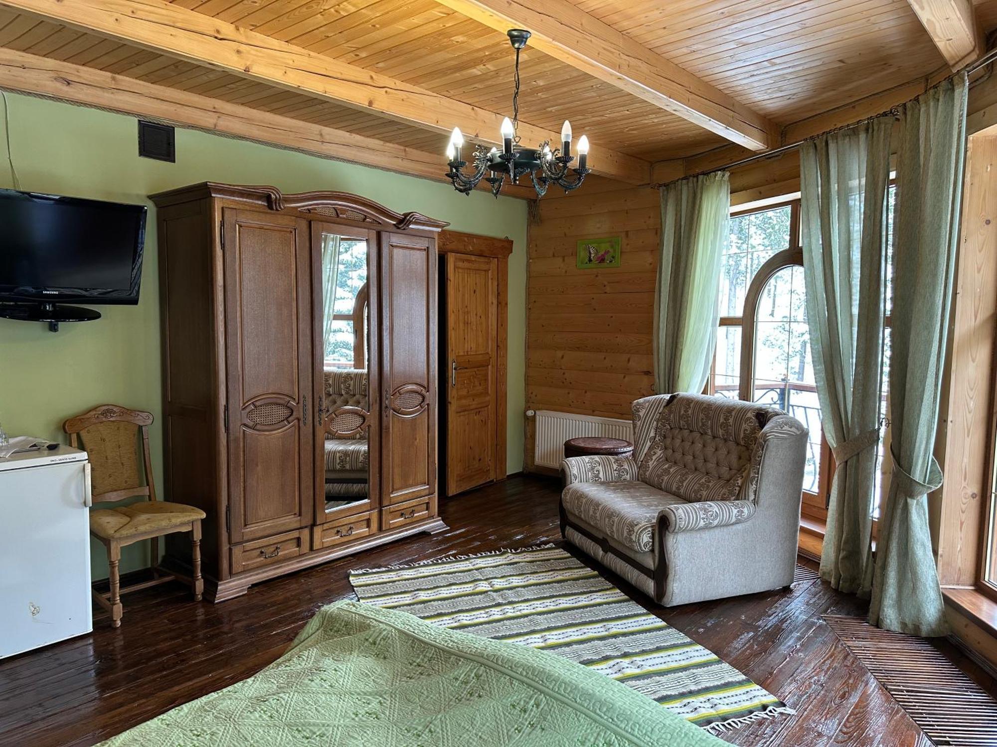 Hotel Dykyi Med Татарив Екстериор снимка