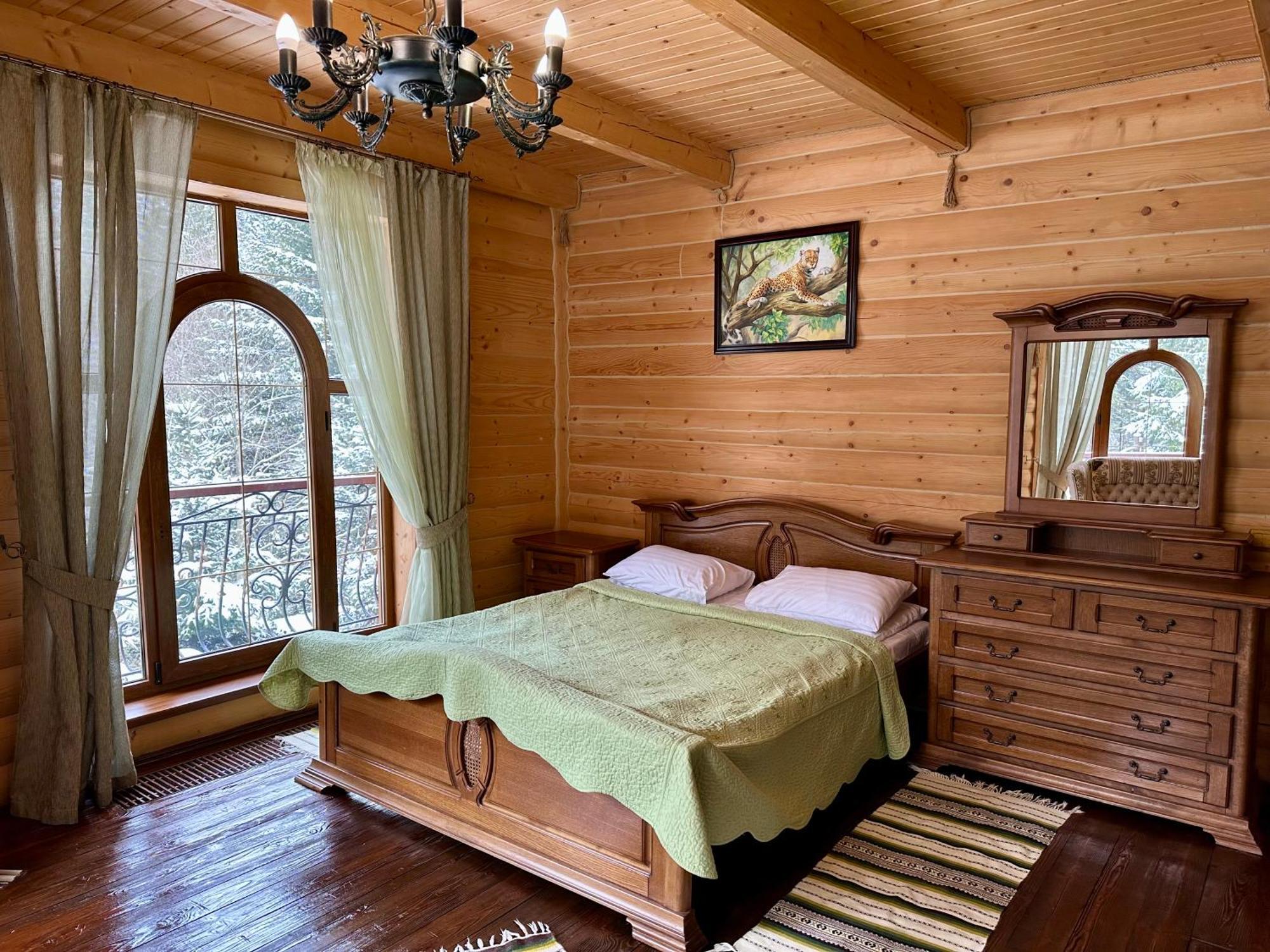 Hotel Dykyi Med Татарив Екстериор снимка
