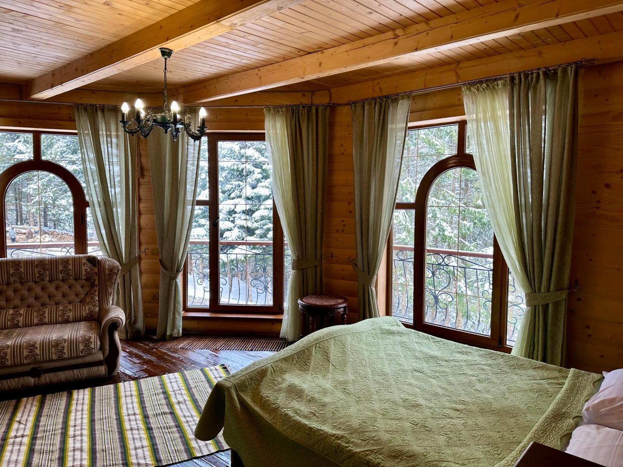 Hotel Dykyi Med Татарив Екстериор снимка
