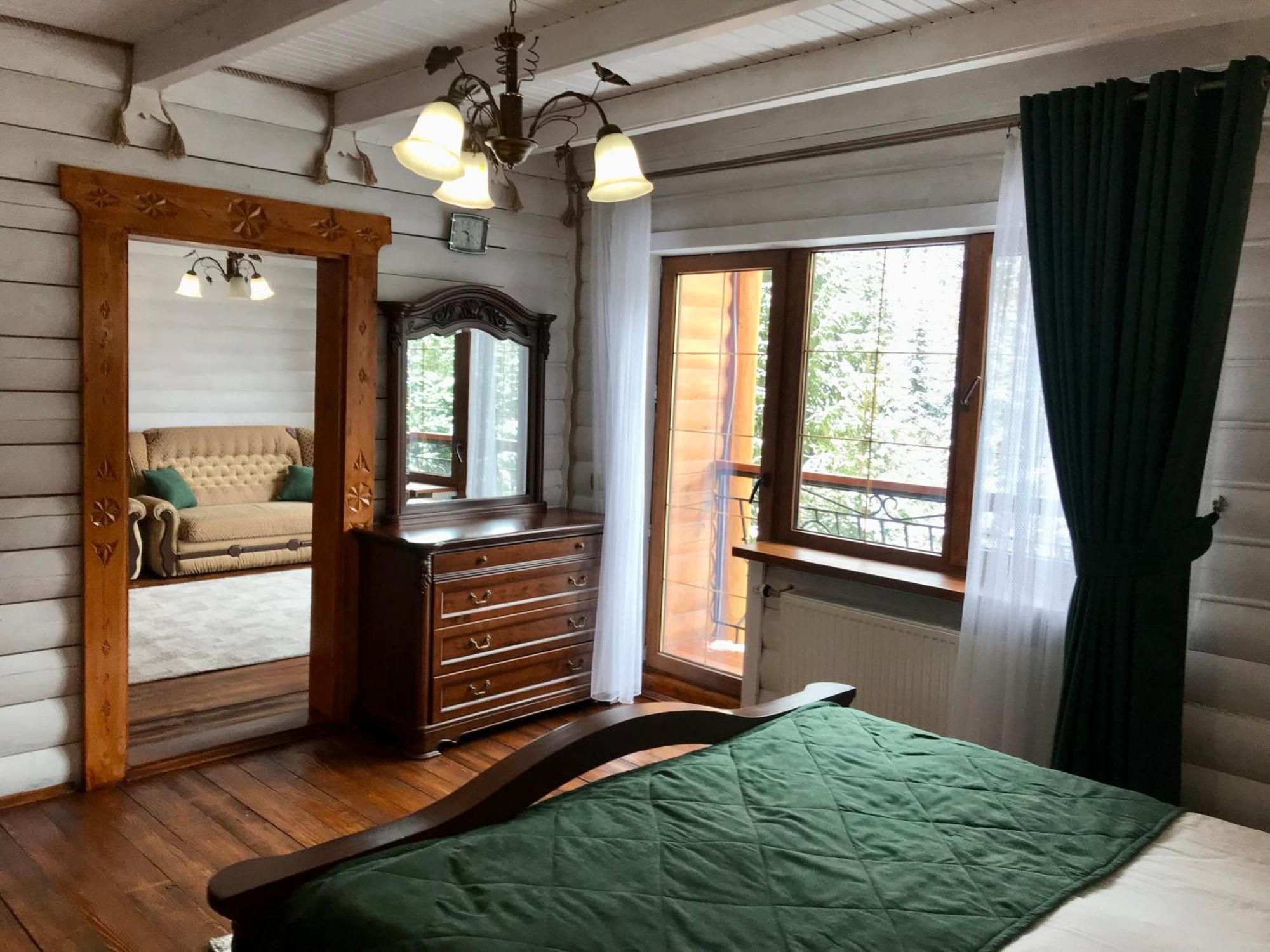 Hotel Dykyi Med Татарив Екстериор снимка